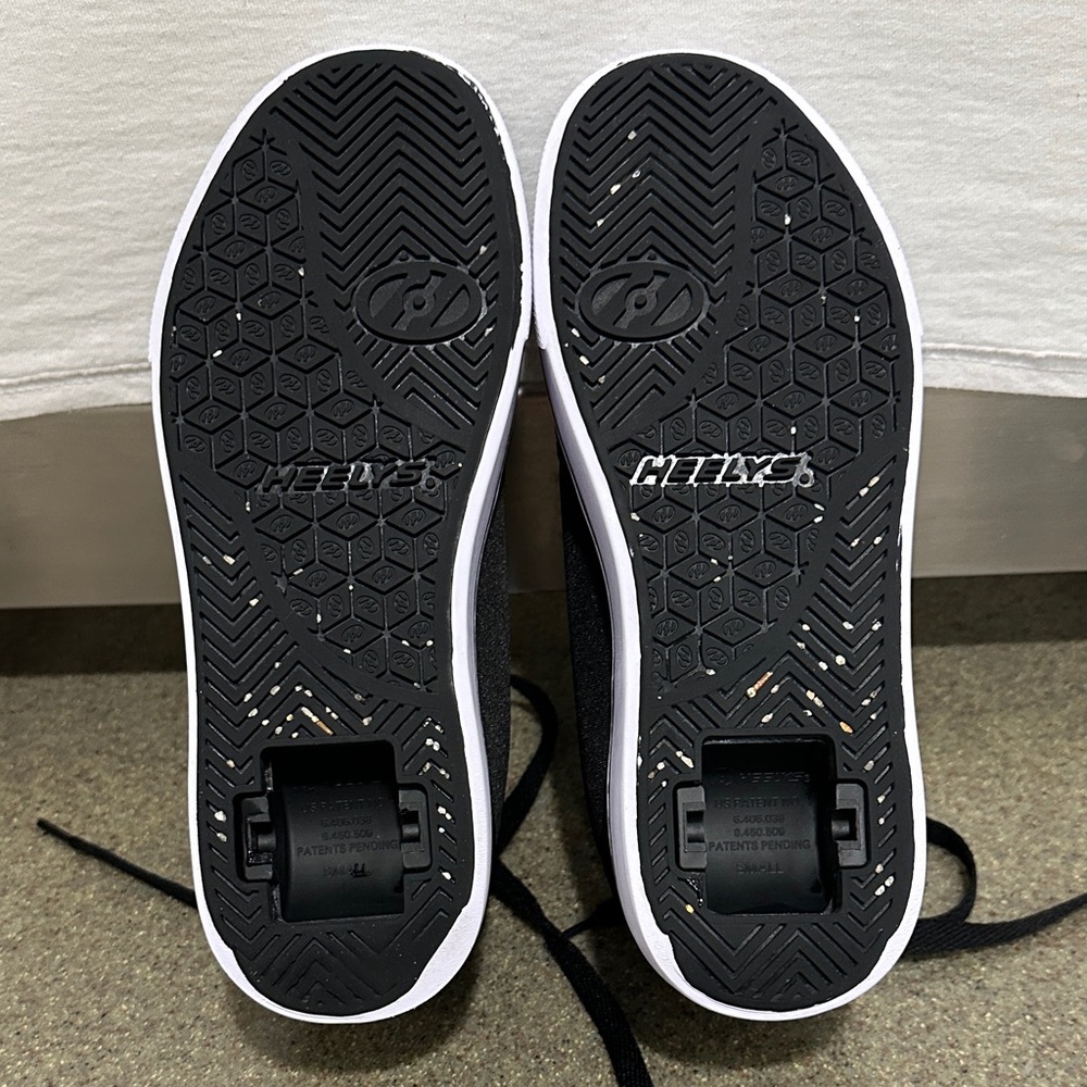 Heelys Black and White Skate Shoes with Wheels 5Y - Picture 5 of 7
